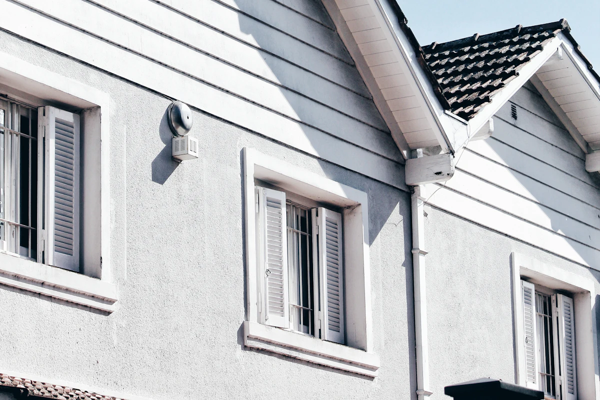 Dasselbe Dach nach der Sanierung, fertig eingedeckt